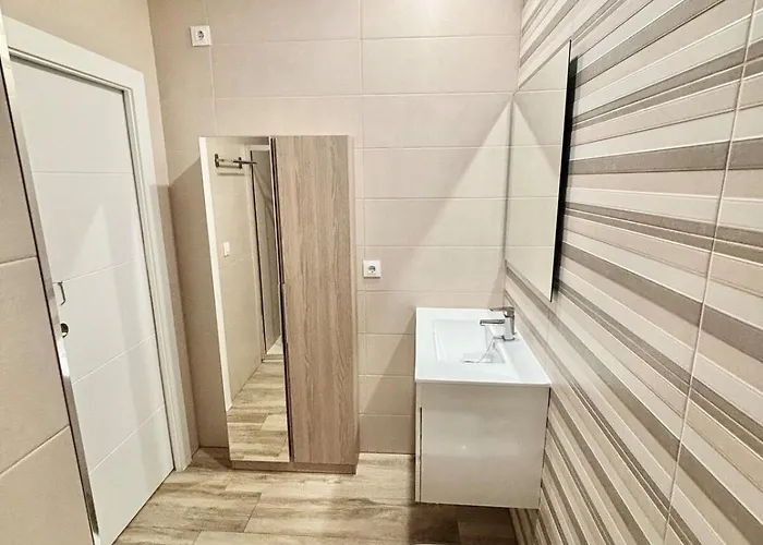 New, Modern And In Triana *